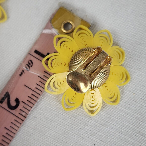 Vintage Yellow Celluloid Floral Clip On Earrings - Picture 5 of 5